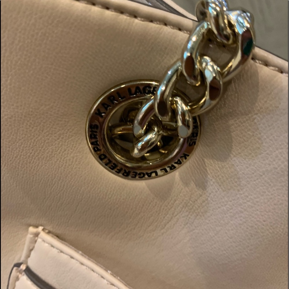 SOLD 🎀 Karl Lagerfeld Tote in leather. - Picture 5 of 8